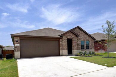 113 Anderson Mill St, Azle, TX 76020 - photo 3
