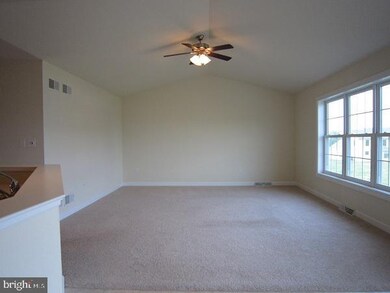 91 Clover Dr, Myerstown, PA 17067 - photo 2