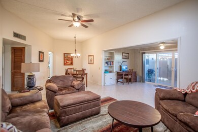 10893 W Buccaneer Dr, Sun City, AZ 85351 - photo 5