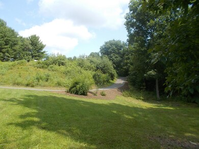 108 Stonegate Ct, Dingmans Ferry, PA 18328 - photo 5