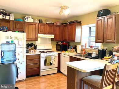 2003 Yorktown S, Norristown, PA 19403 - photo 5