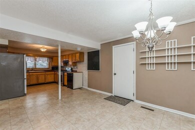 227 Auburn Dr SW, Cedar Rapids, IA 52404 - photo 6