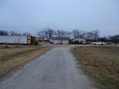 2905 Sandusky Rd, Whitesboro, TX 76273 - photo 6