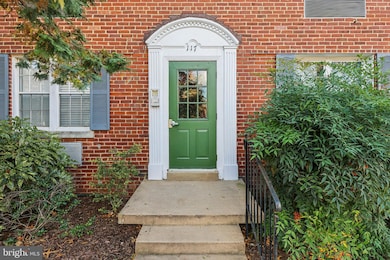 117 E Glebe Rd unit B, Alexandria, VA 22305 - photo 3