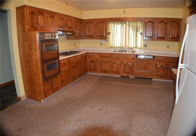 Kitchen offers full appliance package