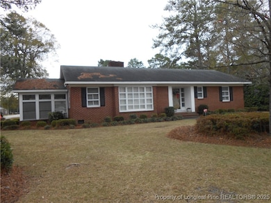 601 W 26th St, Lumberton, NC 28358 - photo 2