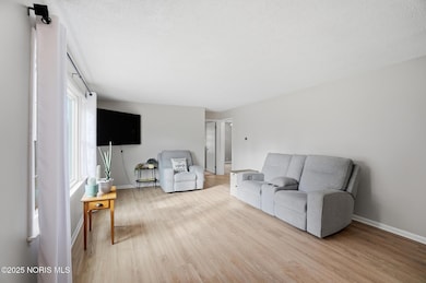 242 E Yates Ave, Findlay, OH 45840 - photo 3