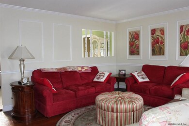 14 Hawthorne Ct, Albany, NY 12211 - photo 2