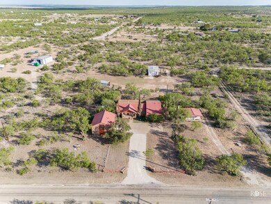 10330 Twin Lakes Ln, San Angelo, TX 76904 - photo 4