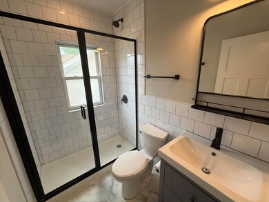 6 Bathroom Upper