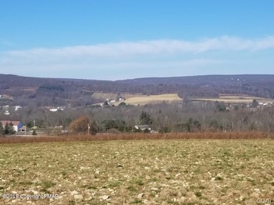 108 Chapel Dr, Mahoning Township, PA 18235 - photo 2