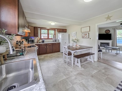 160 SW 5th St, Linton, IN 47441 - photo 5