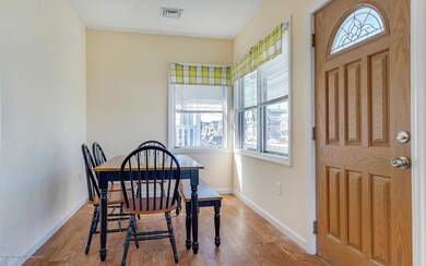 Front House - Porch e