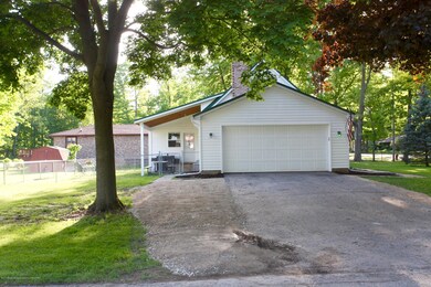 Garage/Driveway