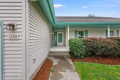 Front walkway (2)