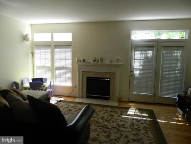 9129 Aventon Ct, Lorton, VA 22079 - photo 5