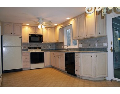 19 Gordon Dr, Londonderry, NH 03053 - photo 3