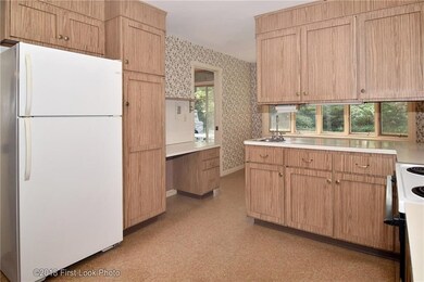 166 Wolverstone Rd, East Greenwich, RI 02818 - photo 5