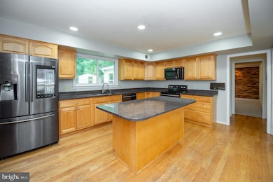 4653 Cherry Valley Dr, Rockville, MD 20853 - photo 3