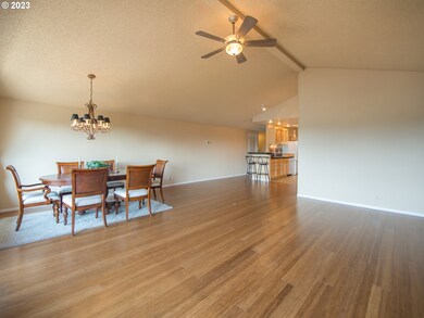 2267 Ridgeway Dr, Eugene, OR 97401 - photo 6