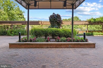 Harper House unit 213, Baltimore, MD 21210 - photo 3