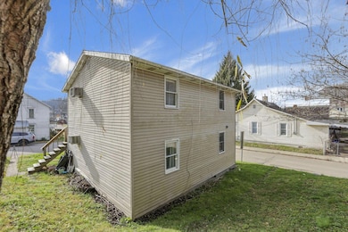 320 & 324 W Franklin St, Nelsonville, OH 45764 - photo 5