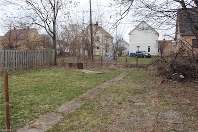 1785 E 33rd St, Lorain, OH 44055 - photo 3