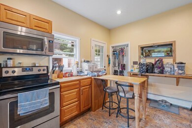 22 Russell St, Franklin, NH 03235 - photo 3