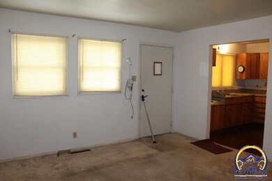 3120 SE Humboldt St, Topeka, KS 66605 - photo 4