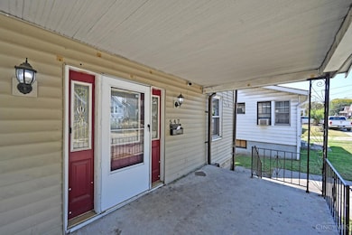 547 Flatt Terrace, Cincinnati, OH 45232 - photo 4
