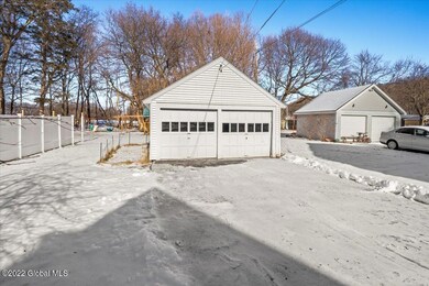 357 Marshland Ct, Troy, NY 12180 - photo 4