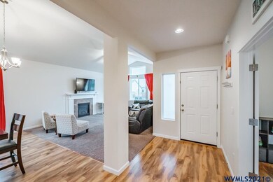 2013 NE Evergreen Ave, Albany, OR 97321 - photo 5