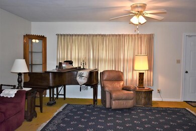 1910 Melrose Dr, Albany, GA 31707 - photo 2