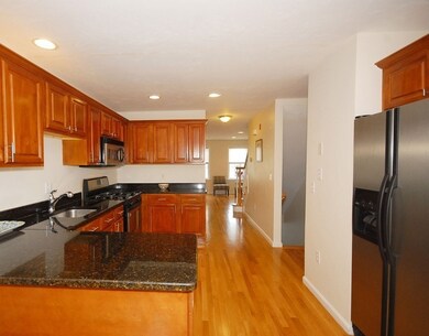 47 Alder St unit 4, Waltham, MA 02453 - photo 4