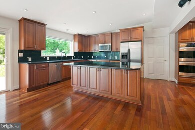 9001 Maritime Ct, Springfield, VA 22153 - photo 7