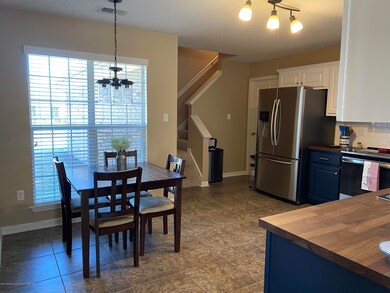 EAT IN KITCHEN