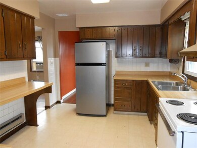 410 Raines St, Plainfield, IN 46168 - photo 4