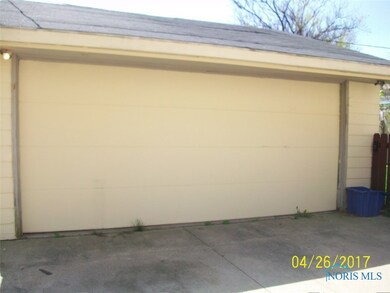 Detached Garage