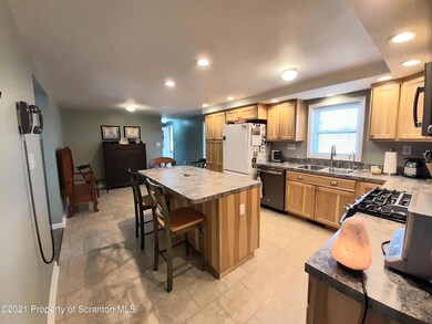 516 Evergreen Dr, Falls, PA 18615 - photo 5