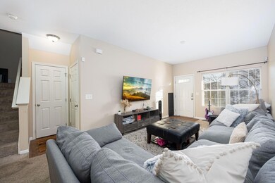 5-web-or-mls-710 Wilke Pl 005