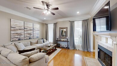 2-foyer to living-208-Cresthill-Dr-Young