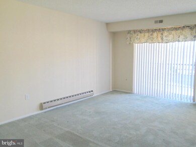 15400 Bassett Ln unit 2F, Silver Spring, MD 20906 - photo 2