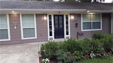 1208 Candlelight Ln, Houston, TX 77018 - photo 2