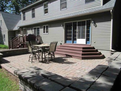 8 Cardinal Cir, Londonderry, NH 03053 - photo 3