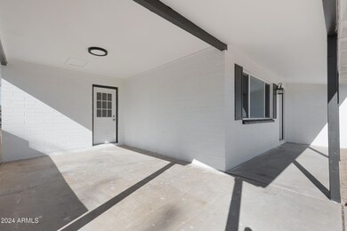 1526 S Grand Dr-4