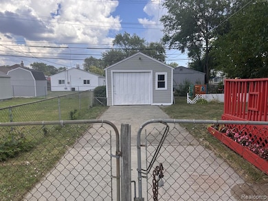 26584 Hampden St, Madison Heights, MI 48071 - photo 5