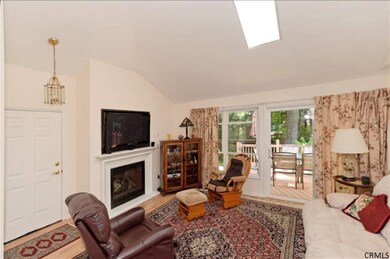 521 Highwood Cir, Albany, NY 12203 - photo 7