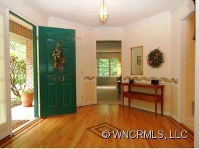 OCTAGONAL FOYER