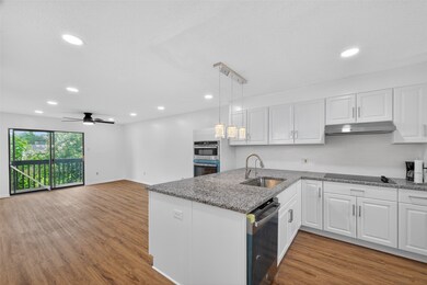 1516 Bay Area Blvd unit R4, Houston, TX 77058 - photo 5