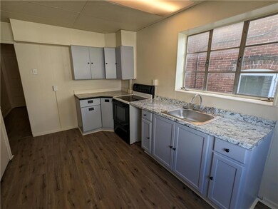 1229 W Walnut St, Allentown, PA 18102 - photo 4